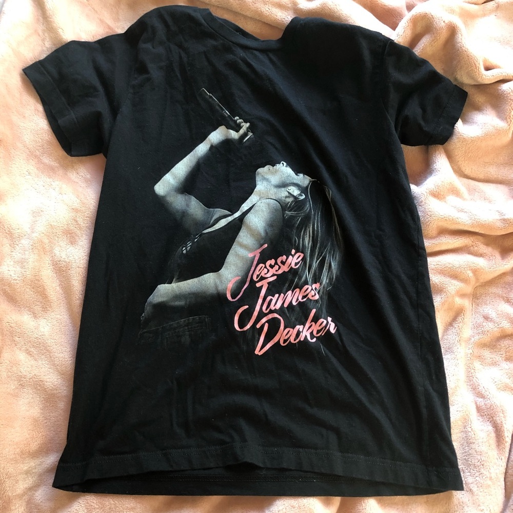 Jessie James Decker concert tee